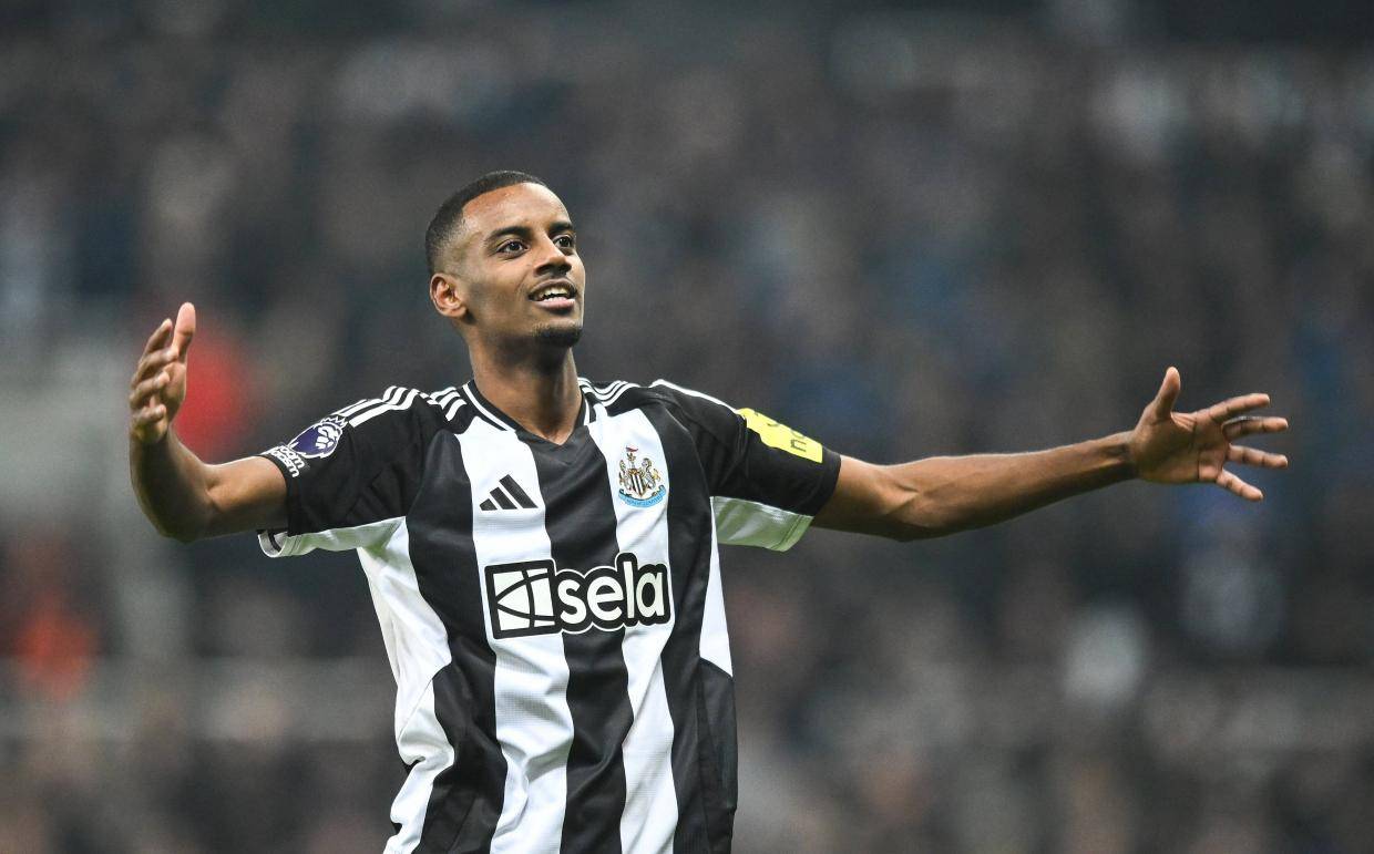 决裂！伊萨克罢训+拒战英超，纽卡威胁坐3年替补席，利物浦看热闹